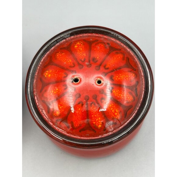 Vintage Metlox Red Ceramic Salt & Pepper Shakers 3" Diameter Floral Design - Picture 3 of 13